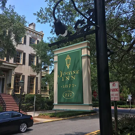 Justine Inn Savannah-3