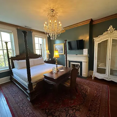 Justine Inn Savannah-2